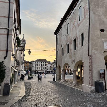 Ponte Vecchio, Elegante Appartamento A Due Passi Dal Centro Bassano del Grappa Kültér fotó